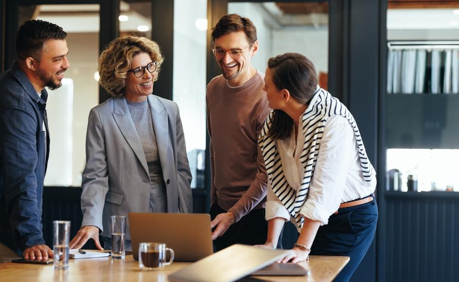Menschengruppe unterhält sich